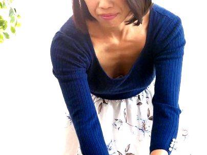 ＜人妻熟女！＞「四十路？まじか？」スリムな体の美乳おっぱいの友達の母！一人エッチ見られてエロ行為に持ち込まれるゾ！