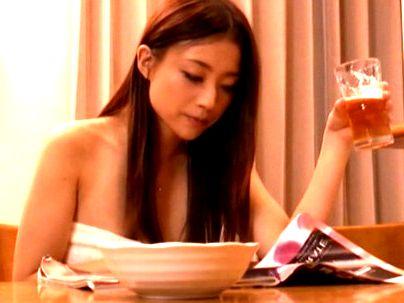 ＜人妻NTR！＞「ほしいの…♡」欲求不満の美人奥さん！業者を誘惑して浮氣不倫エチエチシチャウゾ！