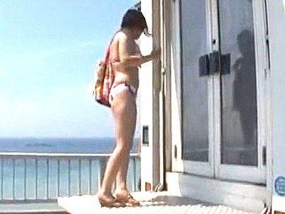 ＜素人ナンパ＞未婚で子持ちのおくさんが海水浴場でＭＭ号乗車エロ行為になっちゃう！！！