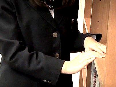 ＜図書館ｘ痴●！＞真面目そうな清楚系可愛すぎ美少女が図書館ｘ痴●行為でヤラレマクリになるぞ！！！