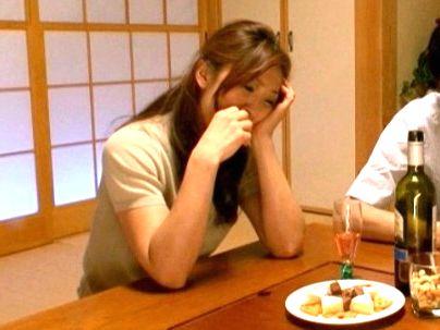 ＜小森愛！＞スレンダー細身エロい体の義母に興奮した息子が禁断エロ行為になっちゃうぞ！！