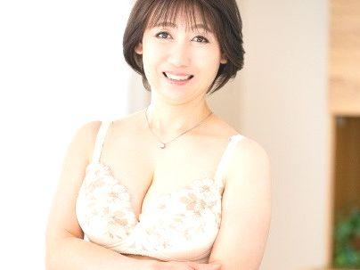 ＜五十路熟女！＞ムチムチ、巨乳、おっぱいのおくさんヒトヅマが他人棒で浮気行為ザーメン中出しに！！！