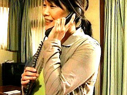 ＜ヘンリー塚本！＞巨乳おっぱい人妻熟女美魔女オバサンママ！息子と禁断のSEX発展シチャウゾ！
