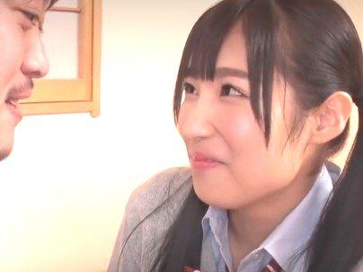 ＜素人ナンパ＞スレンダー細身カワイ子ちゃん制服女子が着エロシチャウゾ！！！