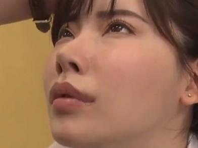 若くて真面目そうな可愛い女の子が先生にやられて口内発射させられちゃうｗ
