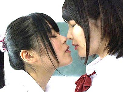 ＜美少女百合！＞スレンダー細身美乳オッパイ可愛い美少女！禁断レズビアン行為シチャウゾ！
