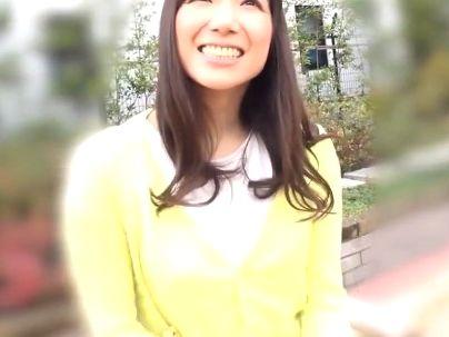 ＜三十路人妻！＞真面目そうな清楚系おくさんヒトヅマが童貞君相手に筆おろしシチャウゾｗｗｗｗ