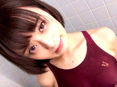 ＜競泳水着！＞「可愛すぎるｗW！」スリムな体の貧乳ちっぱいカワイ子ちゃん！競泳水着姿がエロしこ！