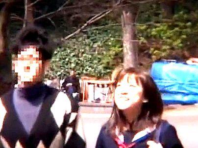 ＜辱め！＞野外ておしっこしてる可愛い女子発見！捕まえて犯しレイプしちゃうぞ！