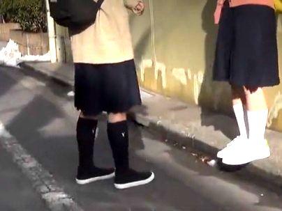 ＜乱交セックスに！＞凄く可愛い美少女たちがマジックミラー号で乱交セックスになっちゃうぞｗｗｗｗ