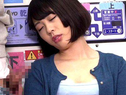 ＜濃厚SEXして顔面！＞コインランドリーで女の子カワイ子ちゃんが濃厚SEXして顔面される！！！！！