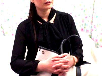 ＜人妻ナンパ！＞町で見かけた上品な感じのメガネ美魔女オバサンが他人棒で膣内射精種付けされる！！！！