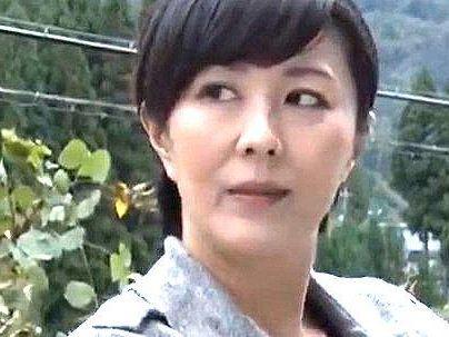 ＜ヘンリー塚本＞「興奮しちゃうの…」性欲高めの美魔女奥さん！旦那を裏切る他人棒でやっとるぞ！！
