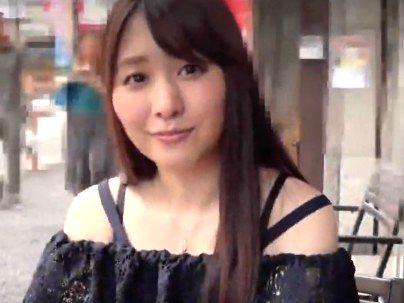＜素人ハメ撮り！＞街で見かけた美乳おっぱいカワイ子ちゃんが声かけられてエロ行為のｗｗｗｗｗ