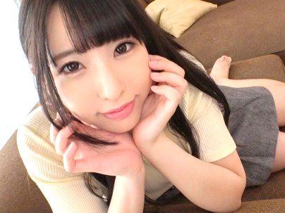 ＜カフェ店員＞清楚系真面目そうな可愛すぎ美少女が初めてのAV初撮りしちゃう！！！