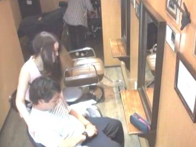 ＜美容師！＞「いらっしゃいませ…♡」淫乱巨乳おっぱい痴女お姉さん！お客誘ってエロ行為しちゃうぞ！