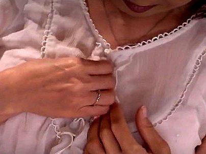 ＜人妻！＞「ほしいの…」欲求不満の美魔女巨乳おっぱい奥さん！婿とエロ行為興奮しちゃう！
