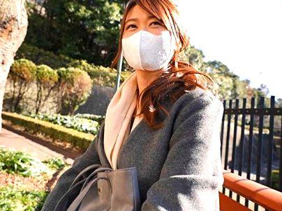 ＜人妻熟女！＞「いいのよ…♡」元モデルスレンダー美乳おっぱい美魔女！ＡV撮影初撮り決めちゃう！