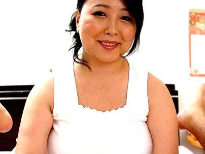 ＜寺島志保！＞「デケぇ…ゾ」ぽっちゃり爆乳母さん！息子との赤子プレイしてくれちゃうぞ！