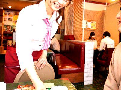 ＜カフェ店員辱め！＞スレンダー細身オネエサンが店員さんが犯されレイプでもだえる姿ヤッバ！！！！