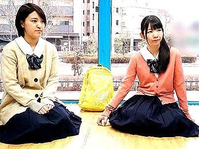 ＜腟内洗浄！＞清楚系上品な感じのシロウト女子！ＭＭ号でマンコの中を洗浄もだえるゾ！