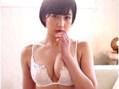 ☆彡人気最高！ショートカットカワイ子ちゃん人気ＡＶ女優にエロ行為ｗｗｗｗｗ