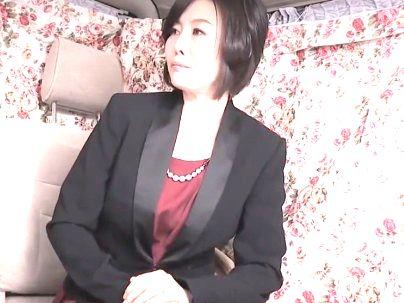 ＜人妻ナンパ！＞「恥ずかしい…わ」上品な感じの巨乳清楚素人美魔女！口説かれて種付け膣内射精ザーメン中出しに！