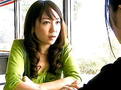 ＜ヘンリー塚本！＞レズたちの卑猥淫語！スレンダー人妻熟女オバサンがレズビアン行為しちゃう！