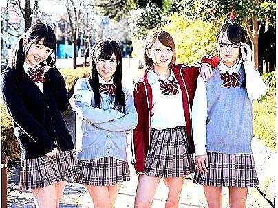 ＜ハーレム！＞エロい事に興味津々の可愛らしい女子たち！M男チンポと楽しんじゃうゾ！