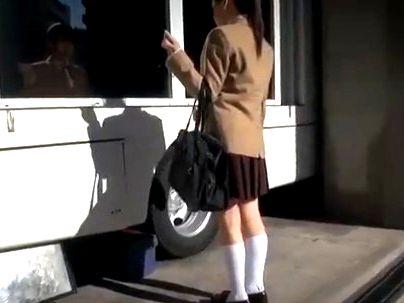 ＜マジックミラー号！＞「え？ちょっと？？」素人女子のカワイ子ちゃん！下着メーカーのモニター調査でエロ行為になるぞ！