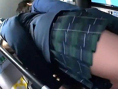 ＜バス痴●！＞巨乳おっぱい制服美少女！バスの中で痴漢行為でヤラレマクリに！