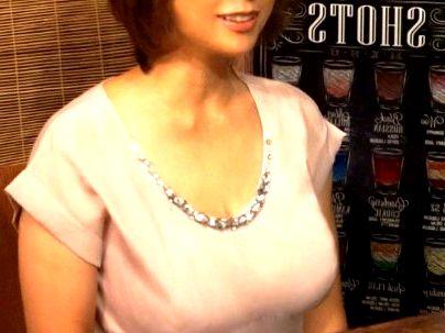 ＜美熟女！＞「脱ぐとエっロｗW！」デカパイおっぱい美魔女オバサン！連れこまれ不倫エチエチシチャウゾ！
