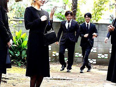 ＜若妻NTR！＞金髪ショートカットギャル奥さん！法事で再開した同級生にヤラレマクリになっちゃうゾ！！