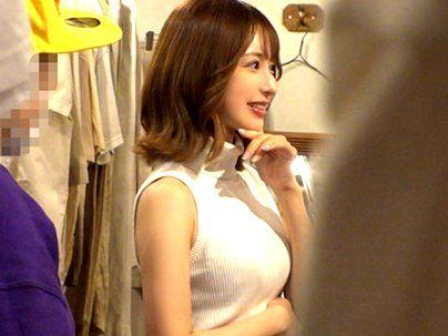 ＜即ハメ！＞スレンダー細見の可愛すぎ美少女がオチンポ挿入即ハメでビックリ感じる！！！！