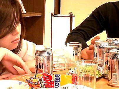 ＜美魔女おばさん！＞飲めない男にお酒のまして・・スレンダー細身美乳お姉さんがエロ行為シチャウゾ！