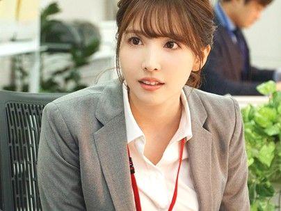 ＜会社内でハメまくる！＞パーフェクトボディーのＳＳＳ級可愛すぎ美少女ＯＬと会社でエロ行為にｗｗｗｗ