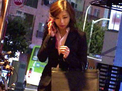 ＜黒人レ●プ！＞「え？たすけて…」巨乳おっぱいスーツ姿ぼOLおねえちゃん！黒人レ●プされてもだえるぞ！