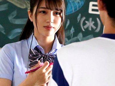 ＜激かわ女子マネ！＞笑顔が可愛すぎてたまらない激かわ女子マネが性処理してくれちゃうぞｗｗｗｗ
