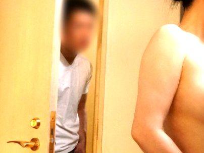 ＜人妻！＞のぞき！エロい感じの下着でに甥っ子が我慢できずにエロ行為しちゃうぞ！
