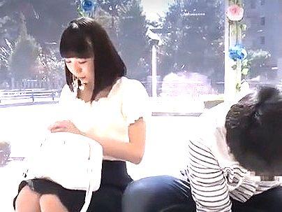 ＜素人ナンパ！＞「何するのかね？」街で見かけた友達同士の大学生ゲット！ＭＭ号でエロ行為に発展シチャウゾ！