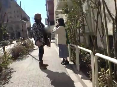 真面目そうな可愛い女の子女子大生ゲットしてインタビュー後にエロ行為に持ち込むｗ