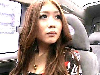 ＜痴女ギャル！＞巨乳おっぱい茶髪イケイケギャル！車の中でエロ行為シチャウゾ！