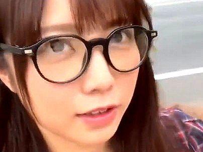 ＜逆ナンパ！＞「頑張るぞ…♡」美乳おっぱい美少女AV女優！エロ企画に挑戦シチャウゾ！