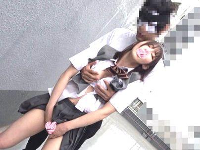 ＜肉便器！＞ヤバ！真面目そうな可愛すぎ美少女が野外露出でエロ行為に持ち込まれるぞ！！！