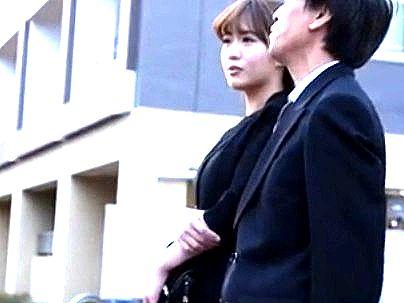 ＜バス痴カン！＞「え？ダメ」清楚系タイトスカートの喪服美人！バスで痴漢行為にあうぞ！