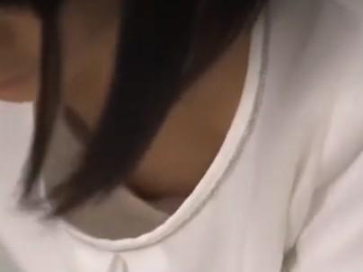 ≪マッサージ≫【チラ見せ】マッサージ師のカワイ子ちゃんがおっぱいチラ見せで我慢限界にｗｗｗｗｗ