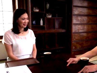 ＜人妻熟女！＞「五十路？エッロイゾ」色気ムンムン極エロ美魔女オバサンママ！ネトラレ行為になるぞ！