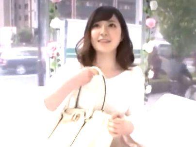 ＜素人ナンパ！＞「え？ダメです…」清楚なかんじの可愛いJD！口説かれて質問中にオチンポ挿入でもだえる姿ヤッバ！！
