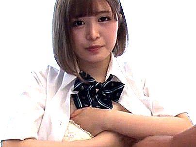 ＜制服美少女！＞滅茶苦茶可愛すぎるスレンダー美乳オッパイギャル！お金欲しさにザーメン中出し膣内射精種付けに！