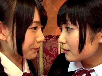 ＜百合セックス！＞滅茶苦茶可愛すぎ真面目な制服美少女たち！レズビアン行為でもだえ感じるゾ！
